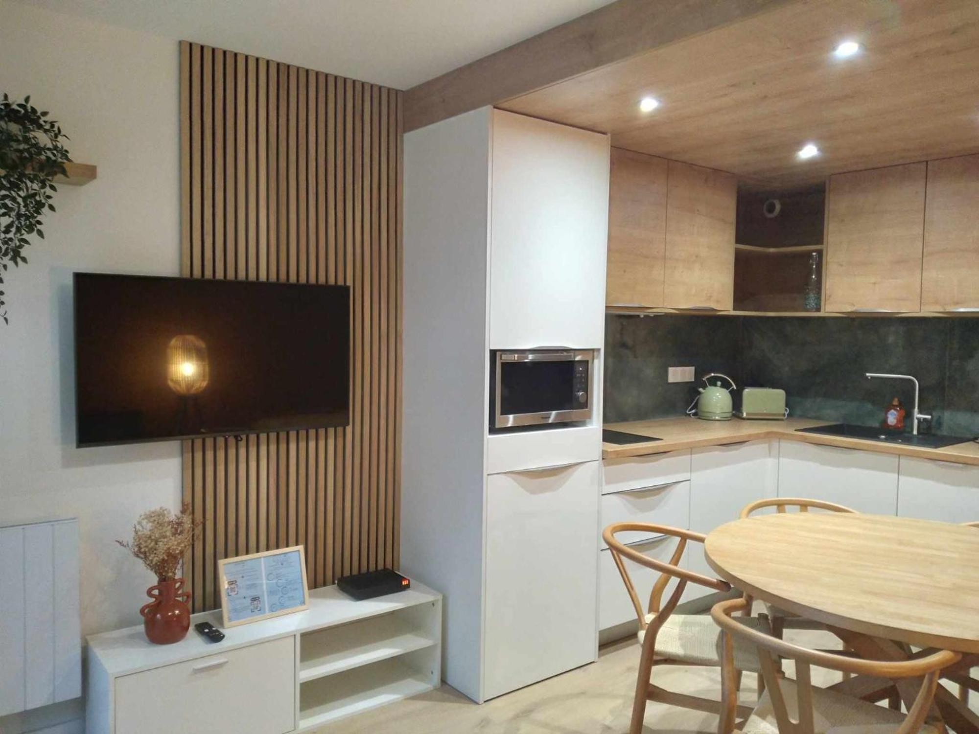 Duplex Lumineux - 40M2 - 2 Chambres - Balcon Terrasse - Parking - Entierement Renove En Mai 2024 โกเตอเรต์ ภายนอก รูปภาพ