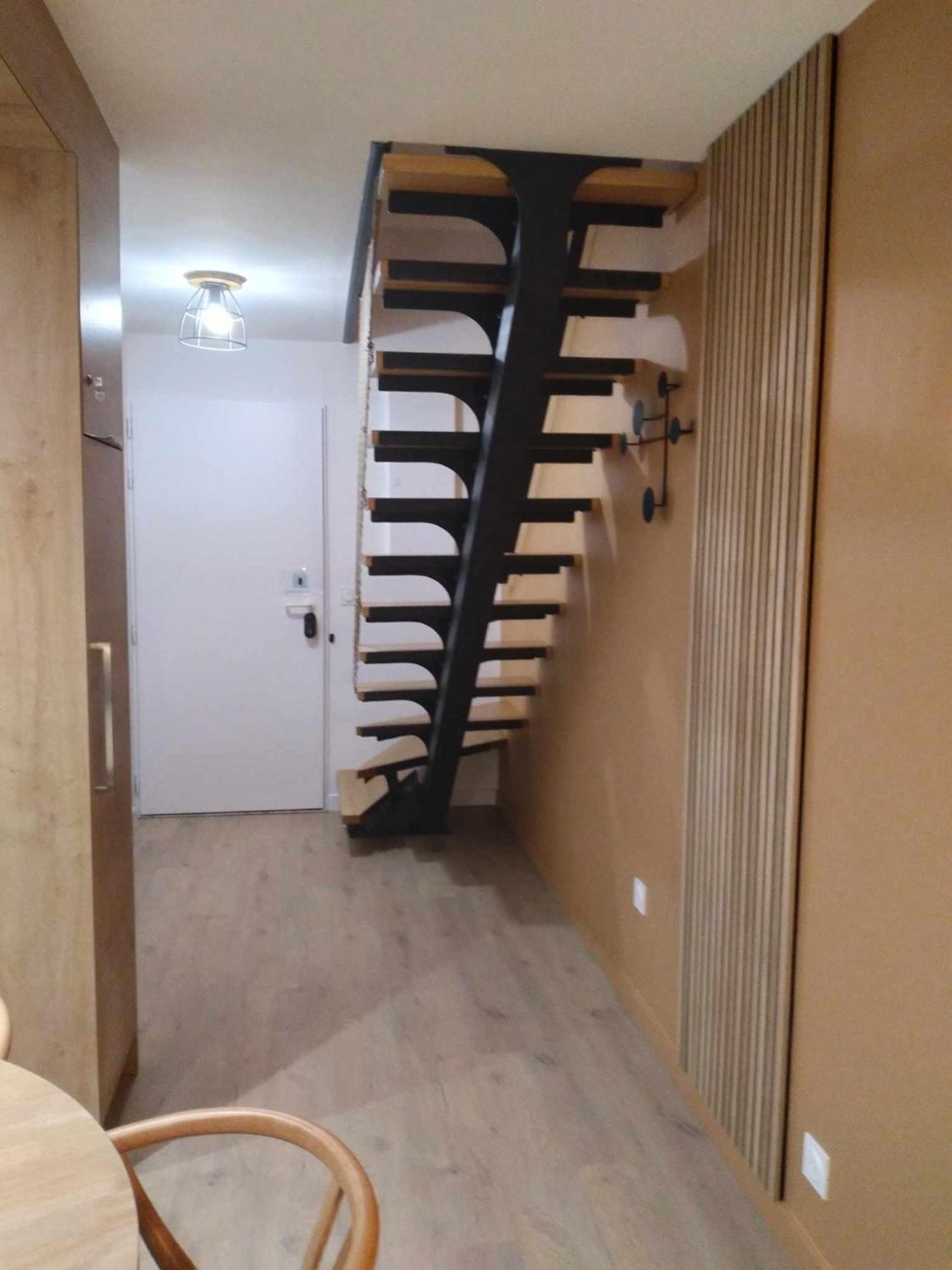 Duplex Lumineux - 40M2 - 2 Chambres - Balcon Terrasse - Parking - Entierement Renove En Mai 2024 โกเตอเรต์ ภายนอก รูปภาพ