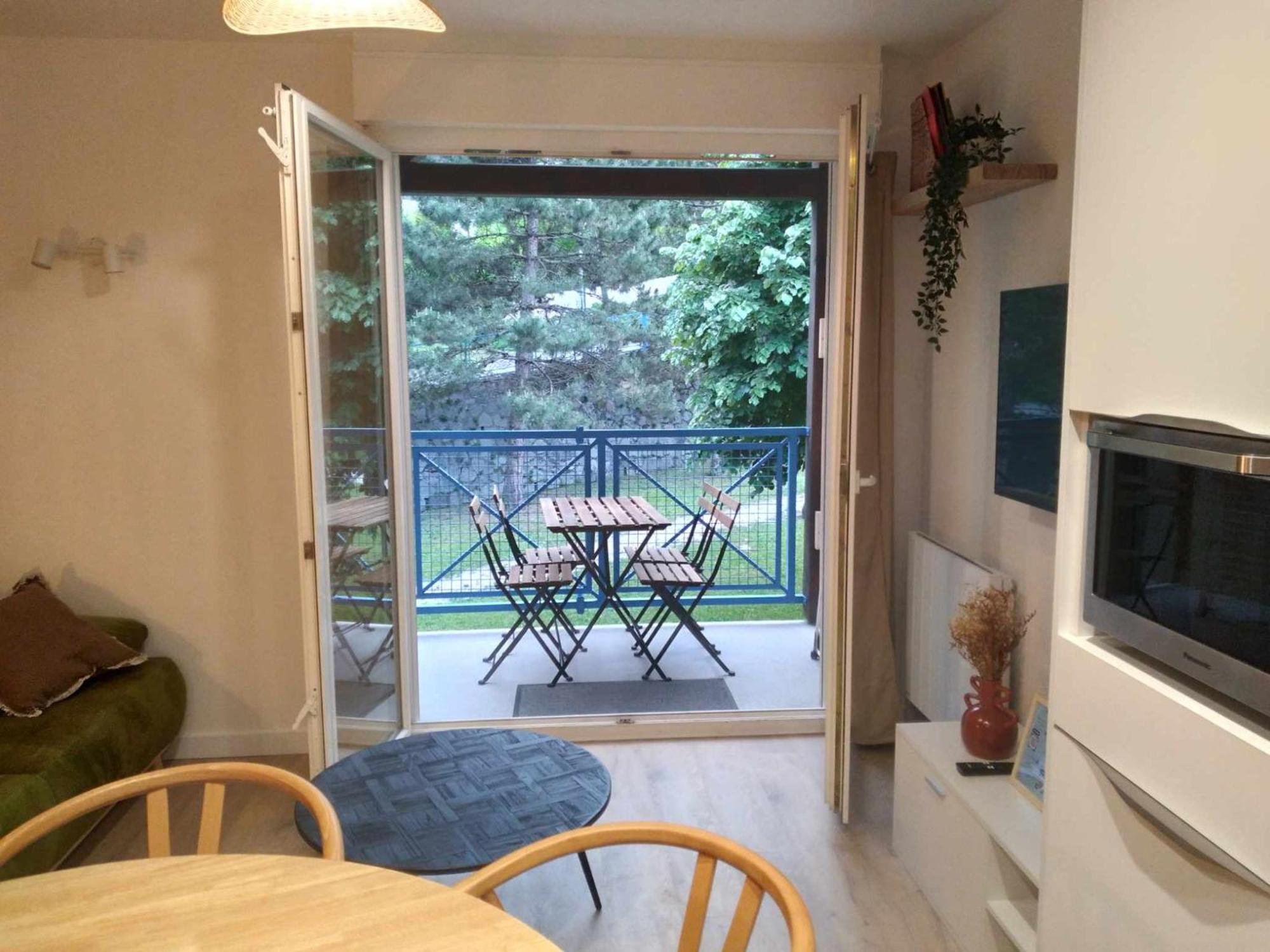 Duplex Lumineux - 40M2 - 2 Chambres - Balcon Terrasse - Parking - Entierement Renove En Mai 2024 โกเตอเรต์ ภายนอก รูปภาพ